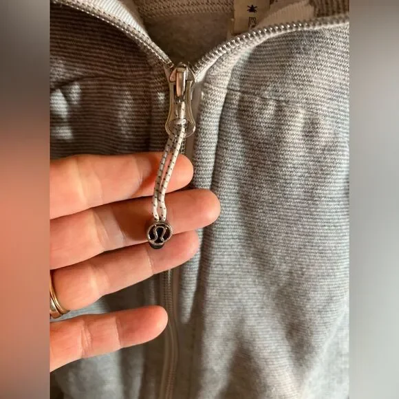 Lululemon Athletica Scuba Gray Zippered Fitted Hoodie 6 Sweatshirts & Hoodies